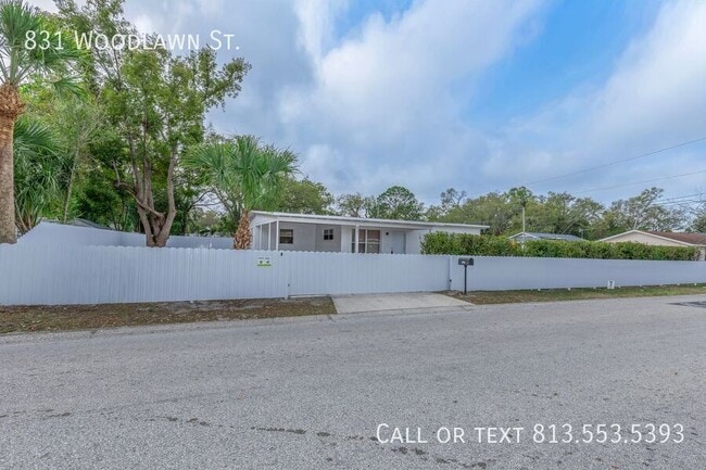 Building Photo - 831 Woodlawn St