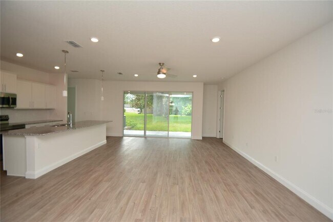 Building Photo - 102 Brittany Ln