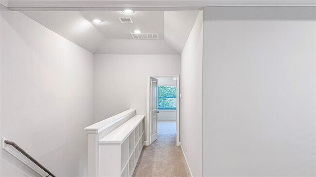 Building Photo - 1126 W 26th St