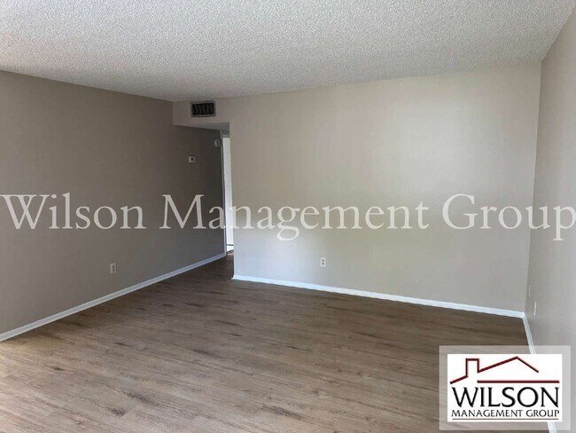 Building Photo - 2365 Oak Park Way