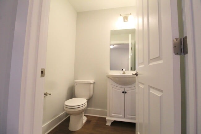 Building Photo - Lease assignment