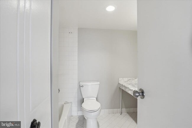 Building Photo - 301 N Beauregard St