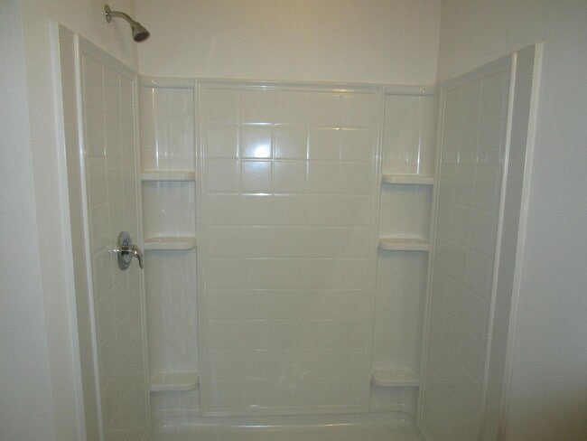 Building Photo - 913 SW 10th Pl