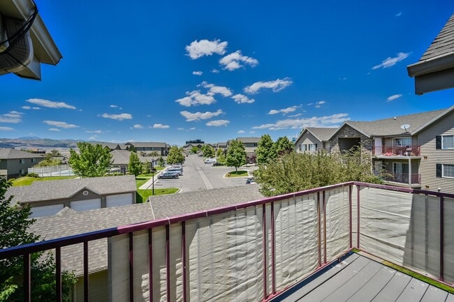 Building Photo - Beautiful 3 Bedroom Condo in Amazing Locat...