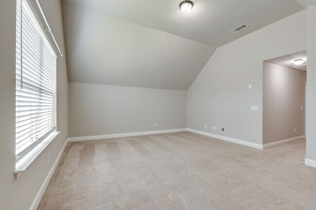 Building Photo - 1061 Daniel Ln