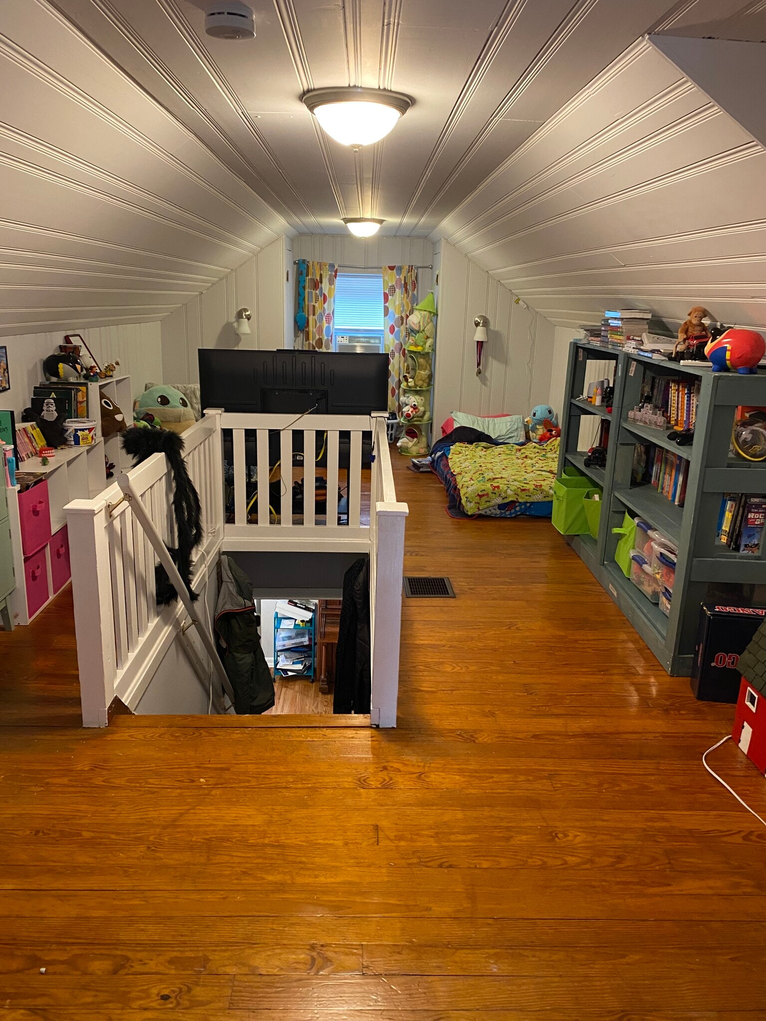 2nd Floor Loft - 57 Burdsall Ave