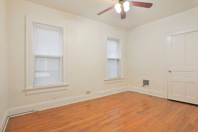 Building Photo - Central Campus - Newly renovated 4 Bedroom 2 Bathroom House