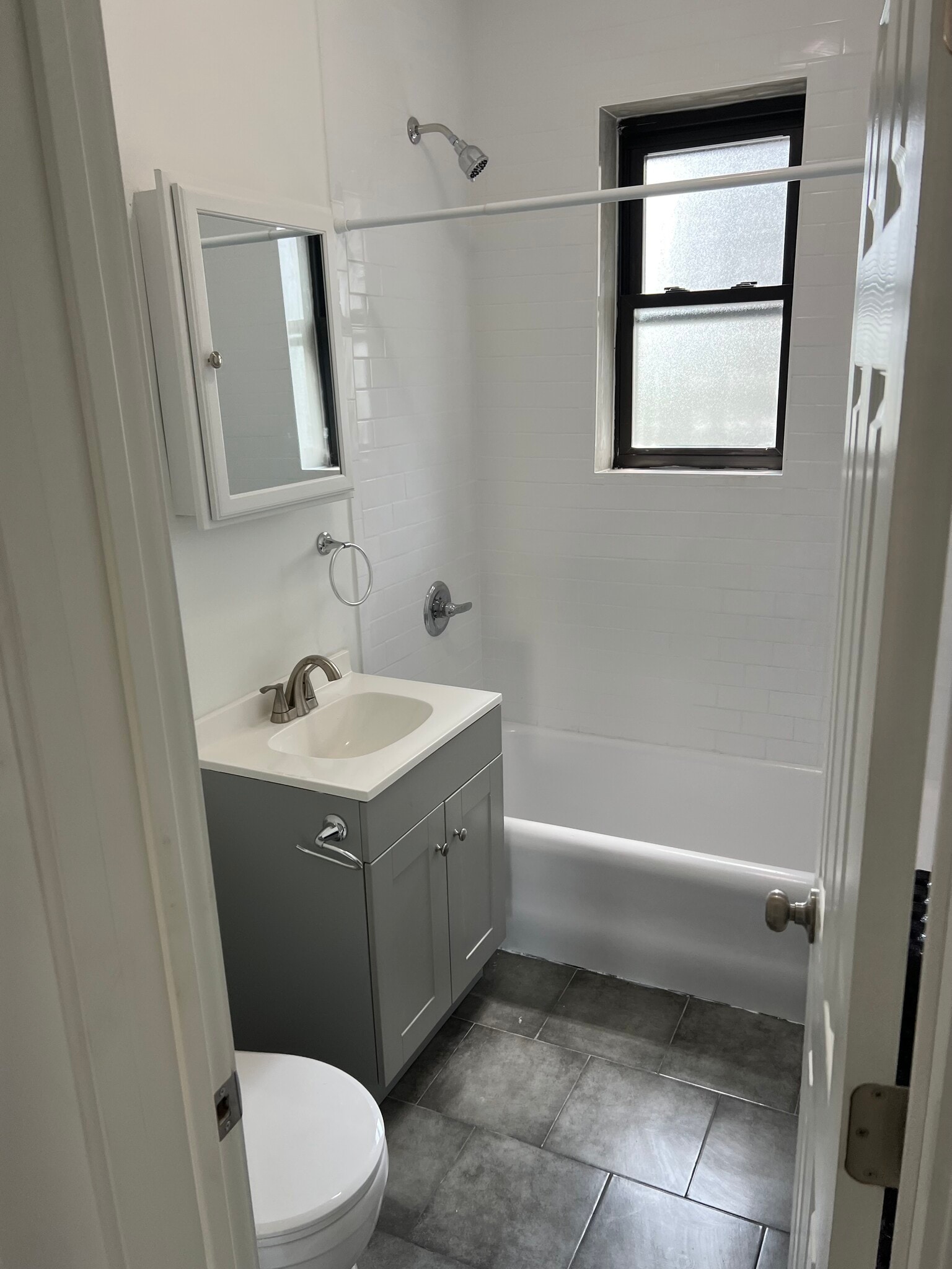 Building Photo - 53 Union Ave