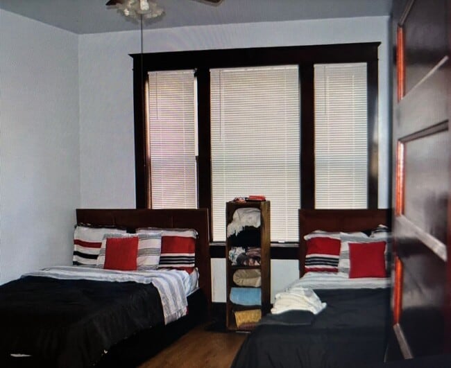 Building Photo - 3224 Taft Ave