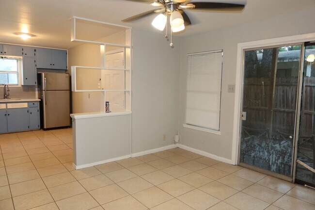 Building Photo - Chesterfield Duplex  N/M