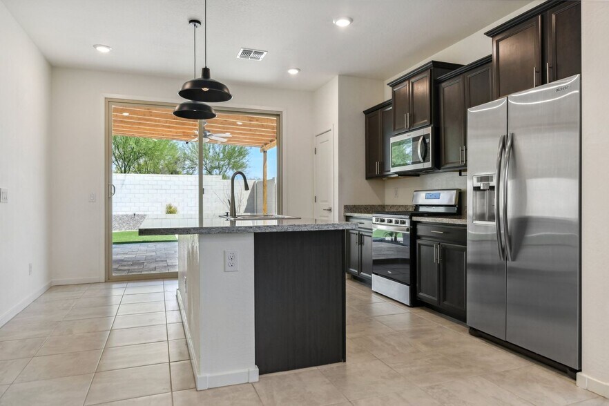 Building Photo - 18666 Puget Ave