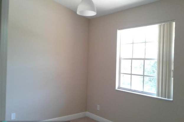 Building Photo - 3409 Lakeside Dr