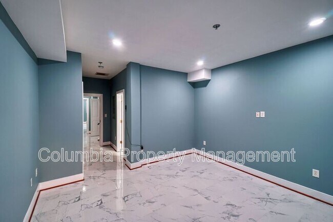 Building Photo - 1553 9th St NW