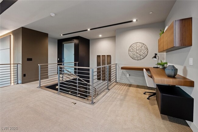 Building Photo - 810 Dragons Eye Dr
