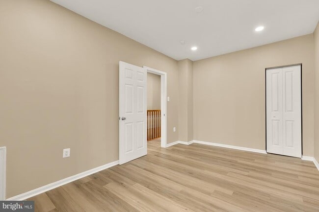 Building Photo - 1033 5th St NE