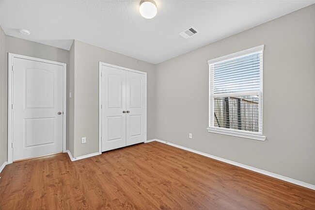 Building Photo - 5310 Songlark Bluff Cir