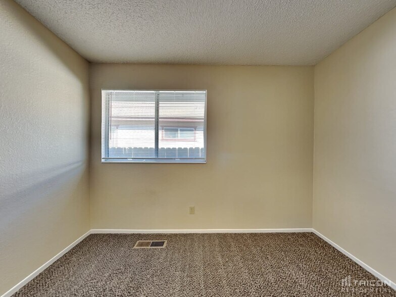 Building Photo - 1582 Woodhaven Ln