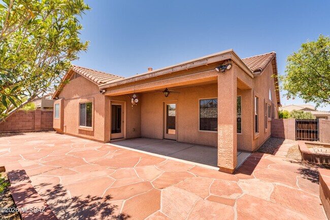 Building Photo - 677 W Pizzicato Ln