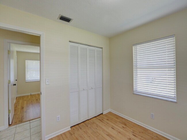 Building Photo - 279 Englar Dr
