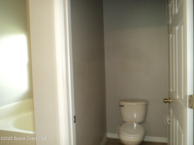 Building Photo - 1150 Cogan Dr
