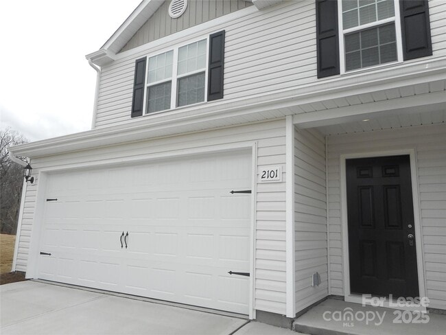 Building Photo - 2101 Talbert Ct