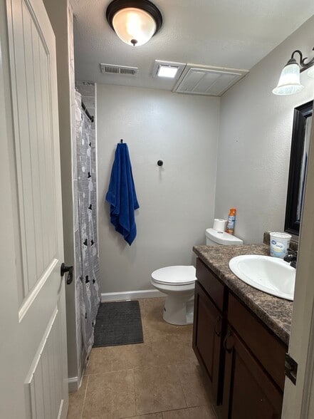 Building Photo - 6250 Northwind Dr