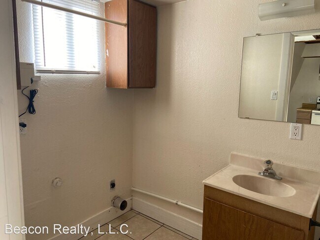 Building Photo - 2 br, 2 bath House - 1608 W 15th Lane #2