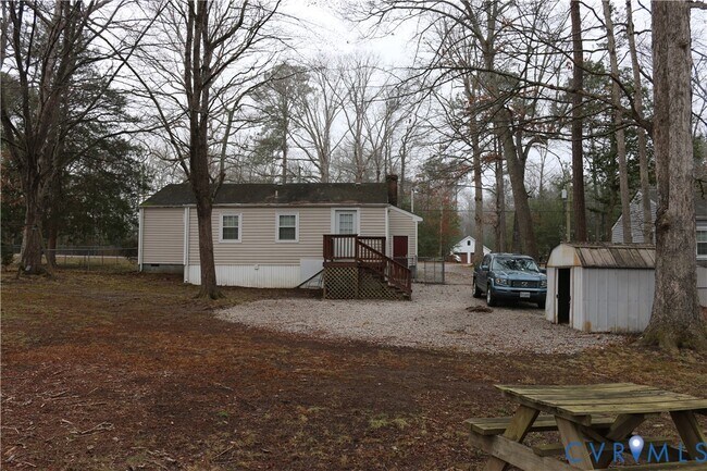 Building Photo - 9906 Family Ln