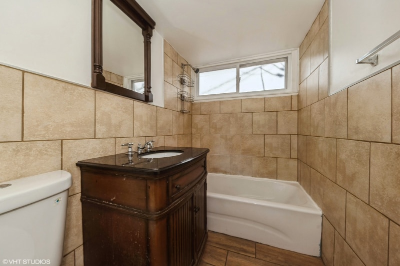 Building Photo - 8637 S Ingleside Ave