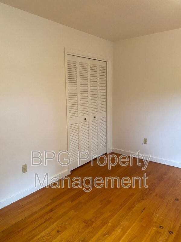 Building Photo - 307 Wintergreen Ave