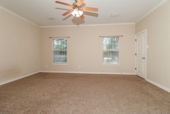 Building Photo - 107 Inverness Cove