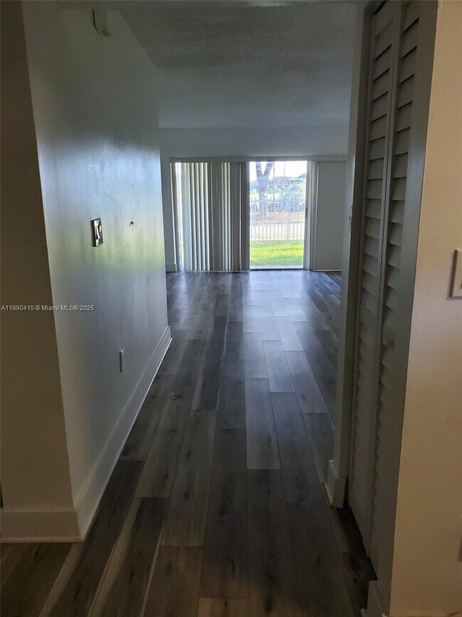 Building Photo - 14260 SW 57th Ln