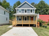 Building Photo - Stunning Three-Bedroom Home near Biltmore ...