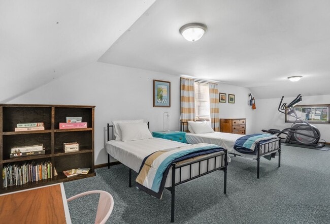 Building Photo - 5457 Warren St