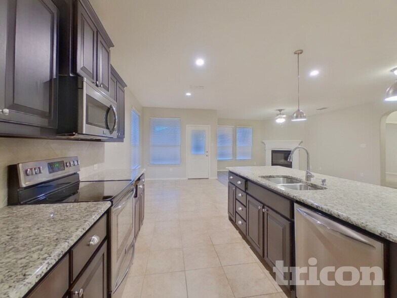 Building Photo - 701 Gold Hl Trl