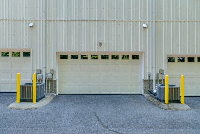 Building Photo - Coming Soon! East Nashville off Gallatin R...
