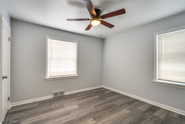 Building Photo - 9809 Way Ave