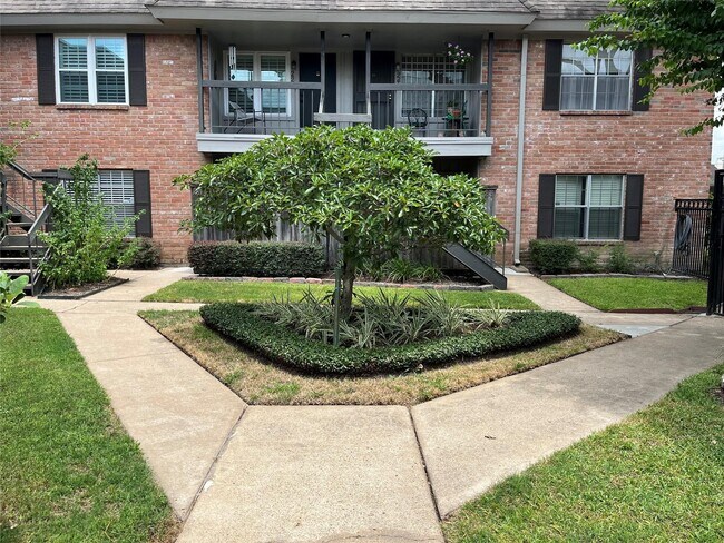 Building Photo - 1223 Augusta Dr