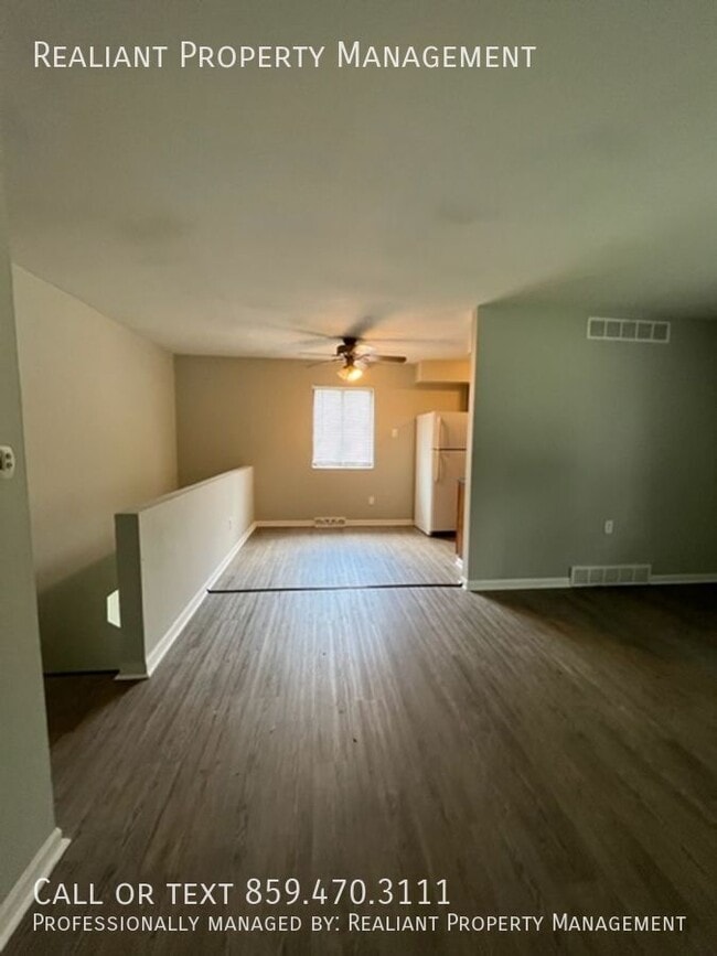 Building Photo - 487 Whispering Hills Dr