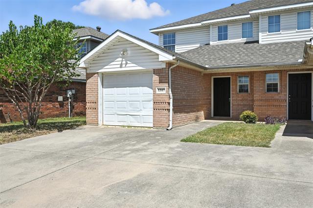 Primary Photo - 1317 Village Garden Dr