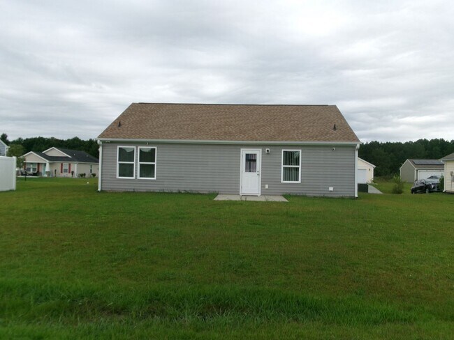 Building Photo - Rent Special! 3 bedroom, 2 bath home conveniently located in Conway