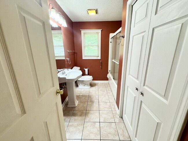 Building Photo - 3 bedroom home in Westminster
