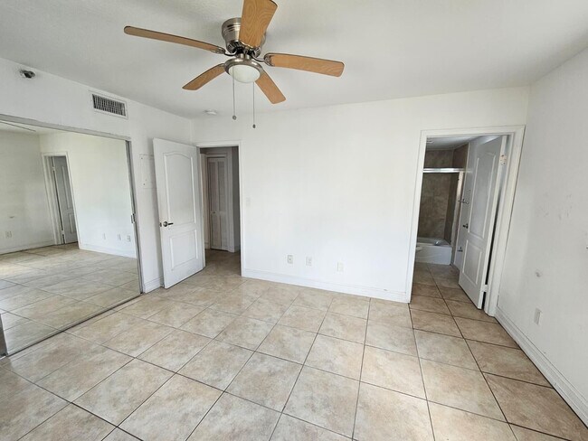 Building Photo - 677 NE 24th St