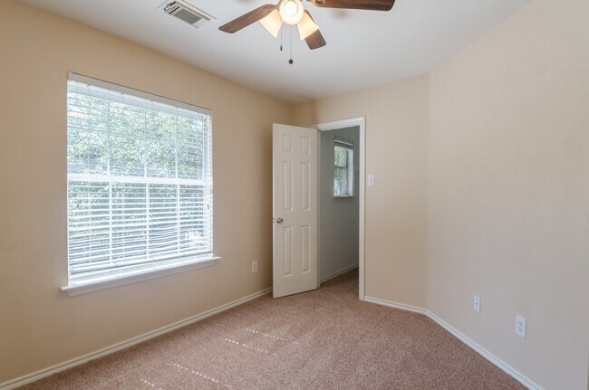 Building Photo - 6303 Veranda Green Trail