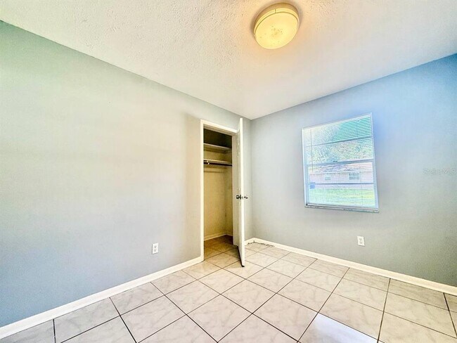 Building Photo - 10812 Hannaway Dr