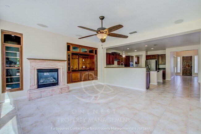 Building Photo - Huge home, Lincoln Crossing - walking dist...