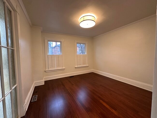 Building Photo - 67 E Mithoff St