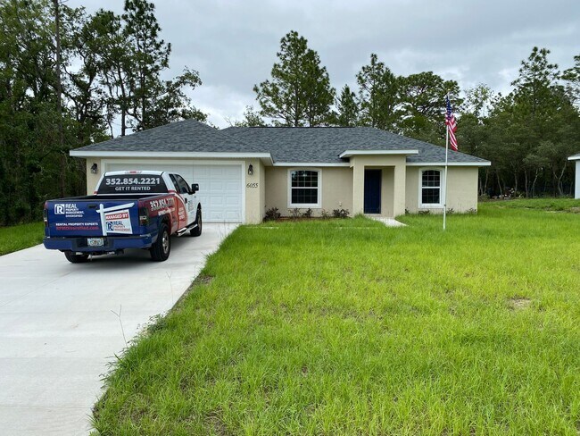 Primary Photo - Desirable SW Ocala Neighborhood- 3/2/2 **W...