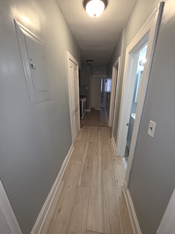 Building Photo - 1212 Holbrook St NE