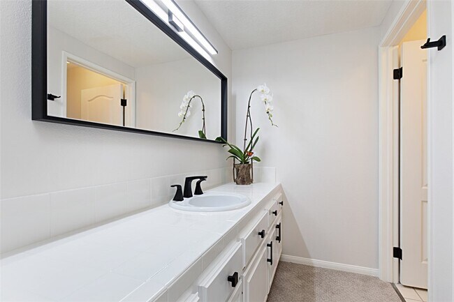 Building Photo - 232 S La Esperanza